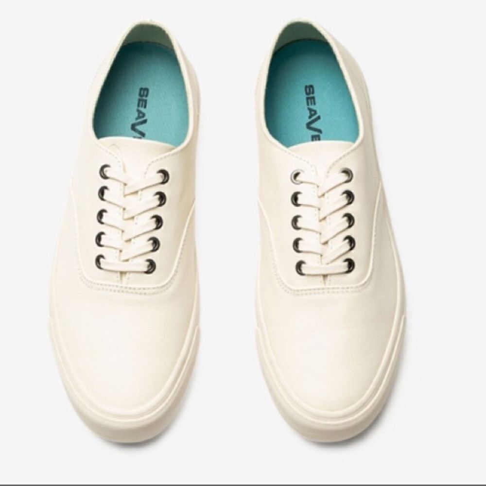 SeaVees‎ Legend Sneaker/white tumbled leather/size 7.  B61